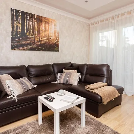 Family Apartament Mysliwska By Renters